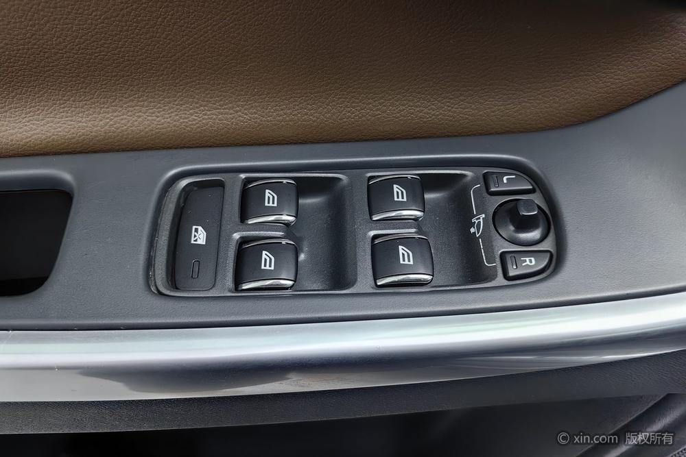 Volvo XC60 2017 T5 AWD Smart Range L Class Edition – фото 22