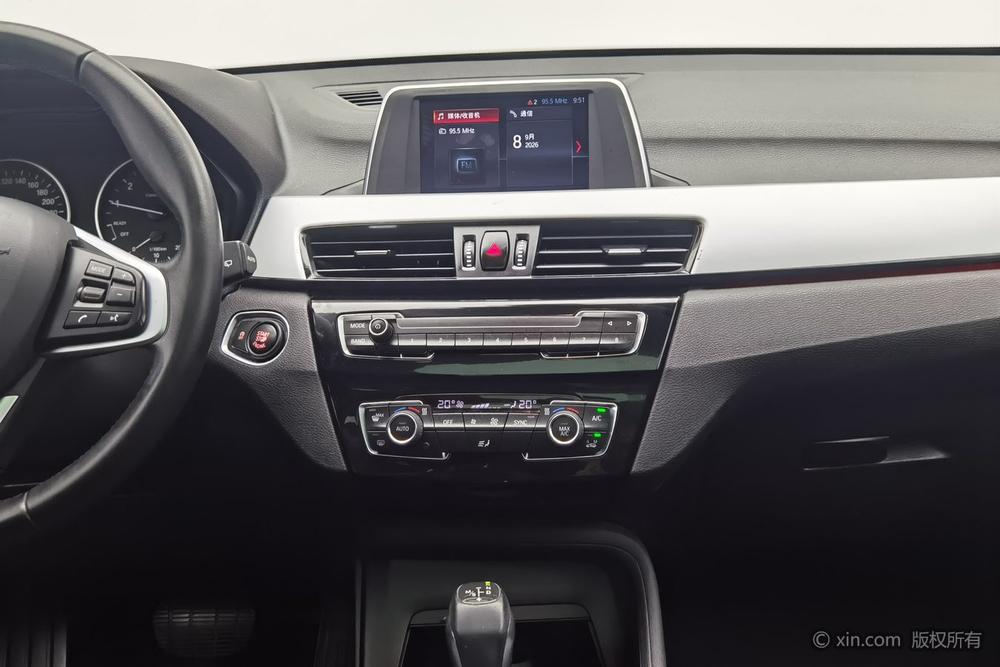 BMW X1 2018 sDrive18Li Style – фото 11