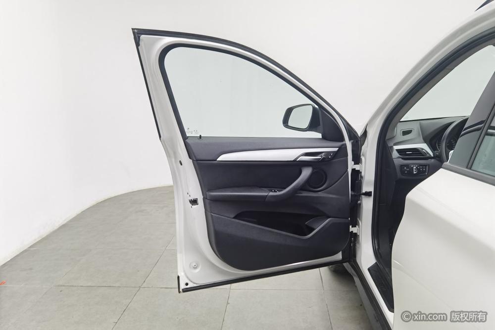BMW X1 2018 sDrive18Li Style – фото 22