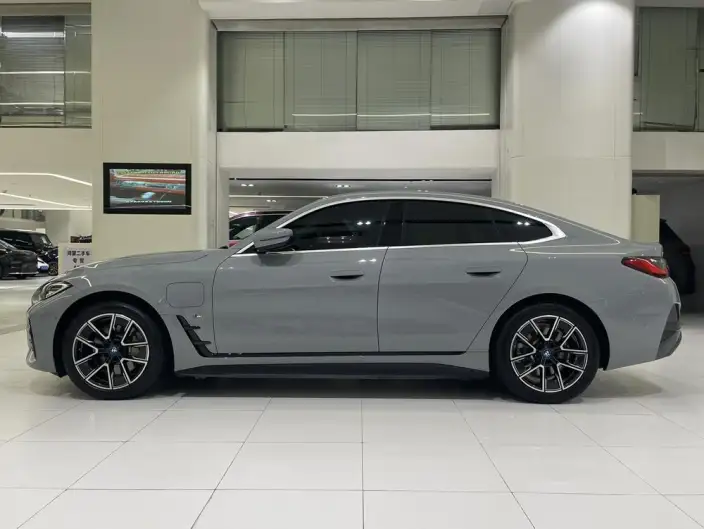 BMW i4 2023 Model eDrive35 – фото 3