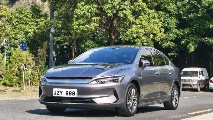 Qin Plus EV 2021 Model 500KM Luxury Model – фото 1