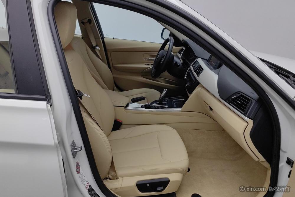 BMW 3 Series 2014 320i Dynamic – фото 12