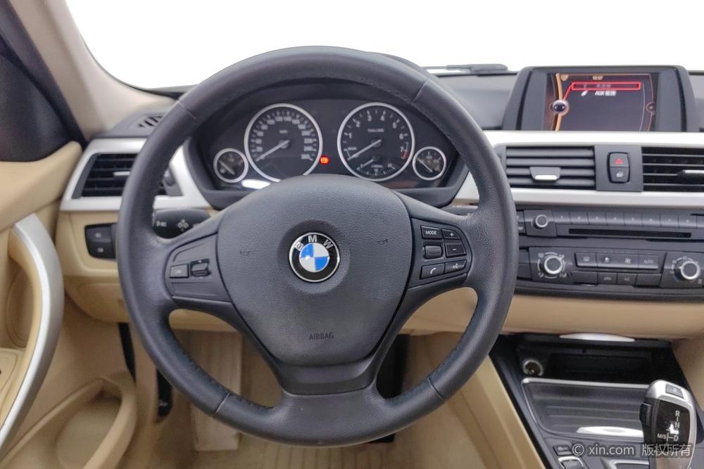 BMW 3 Series 2014 320i Dynamic – фото 15