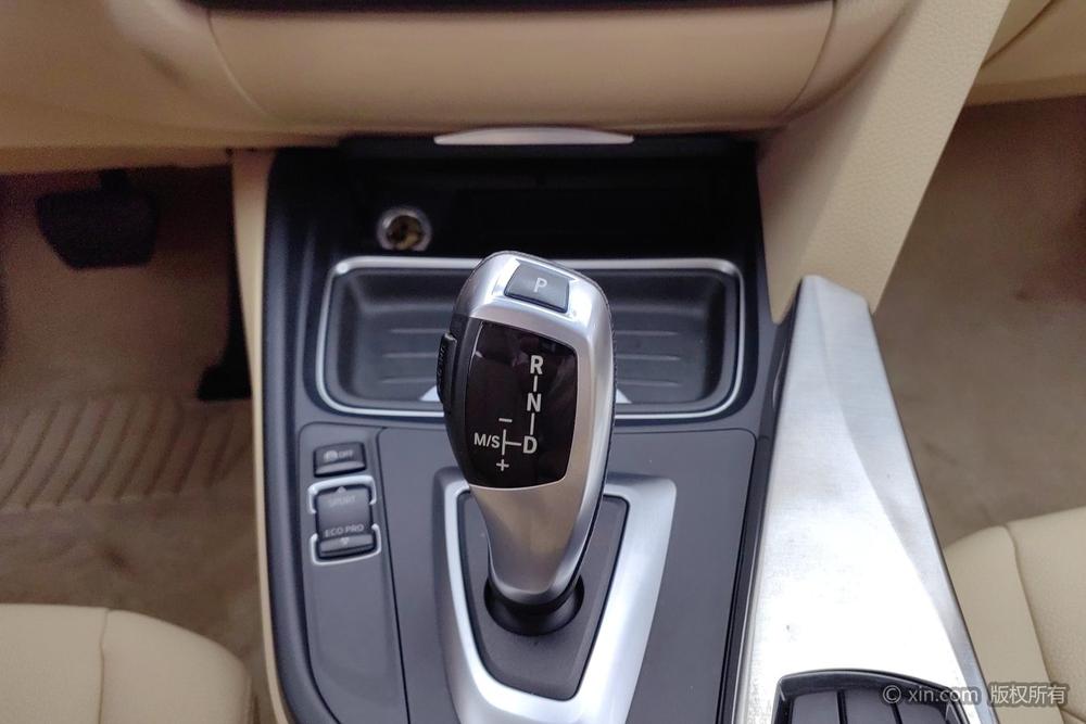 BMW 3 Series 2014 320i Dynamic – фото 16