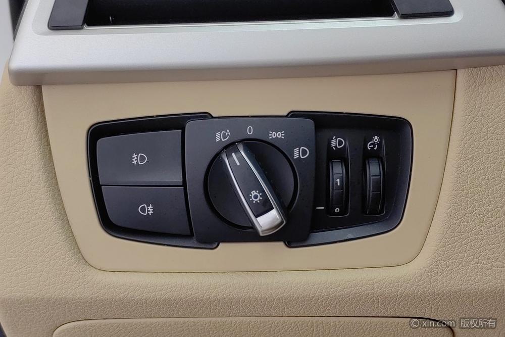 BMW 3 Series 2014 320i Dynamic – фото 17