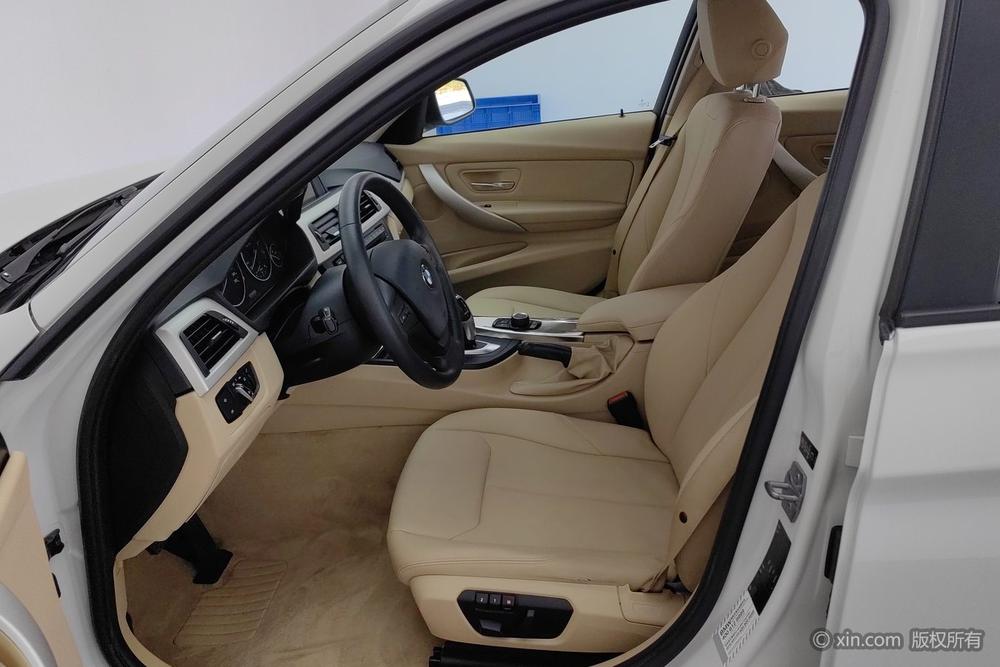 BMW 3 Series 2014 320i Dynamic – фото 18