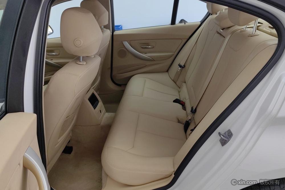 BMW 3 Series 2014 320i Dynamic – фото 20