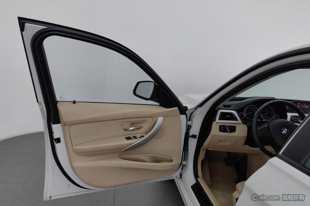 BMW 3 Series 2014 320i Dynamic – фото 22