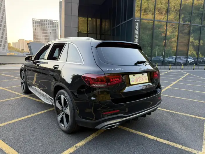 Mercedes-Benz GLC 2022 Model Facelift GLC 300 L 4MATIC Dynamic Model Collector Edition – фото 4