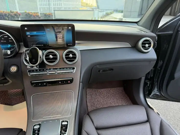 Mercedes-Benz GLC 2022 Model Facelift GLC 300 L 4MATIC Dynamic Model Collector Edition – фото 10