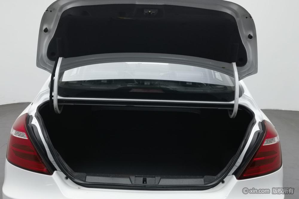 Geely Emgrand 2017 Sedan Millionth 1.5L Manual Upward – фото 24