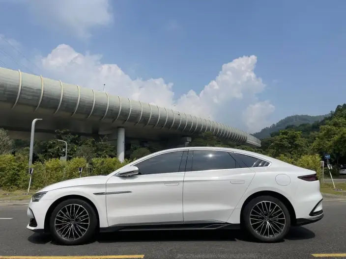 BYD Han DM 2022 Model DM-i 121KM Zunrong Model – фото 4