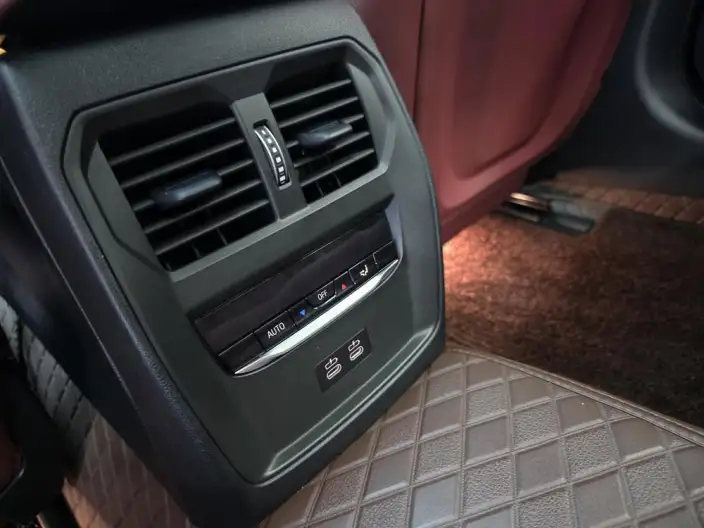 BMW i3 2026 Model Facelift eDrive35L – фото 8