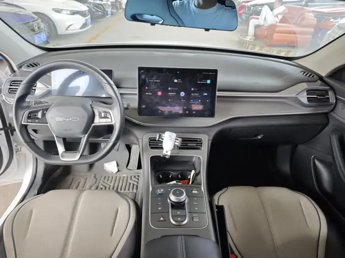 BYD Destroyer 05 2024 Model Honor Edition DM-i 55KM Luxury Model – фото 7