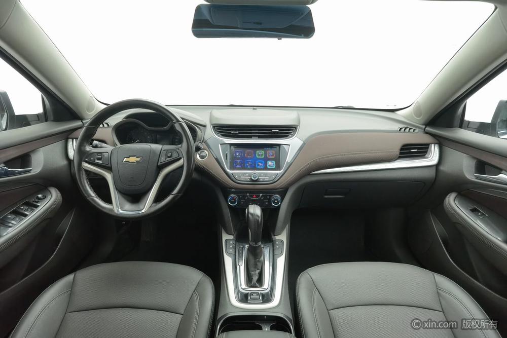 Chevrolet Malibu 2017 1.5T Automatic Luxury – фото 13