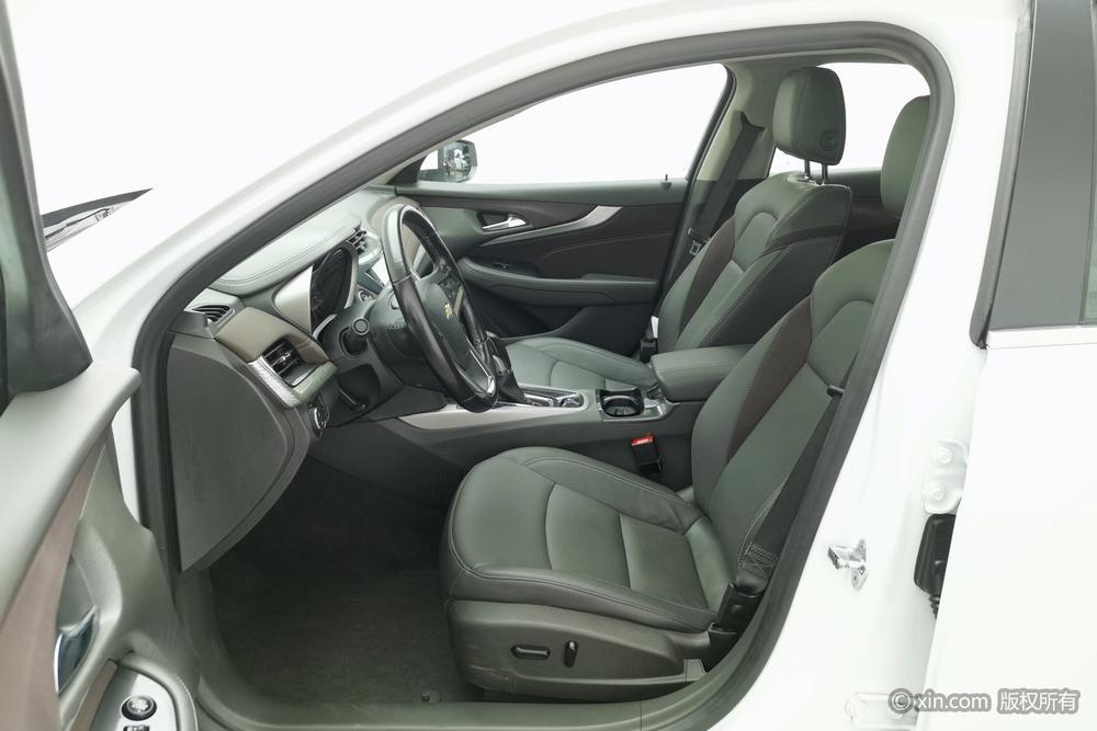 Chevrolet Malibu 2017 1.5T Automatic Luxury – фото 18