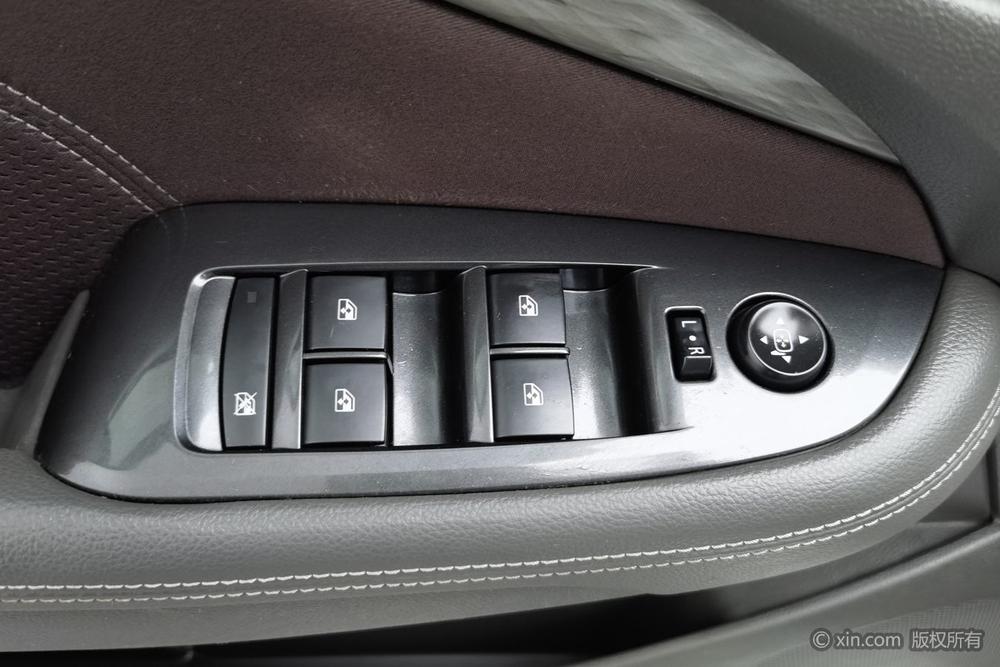 Chevrolet Malibu 2017 1.5T Automatic Luxury – фото 23