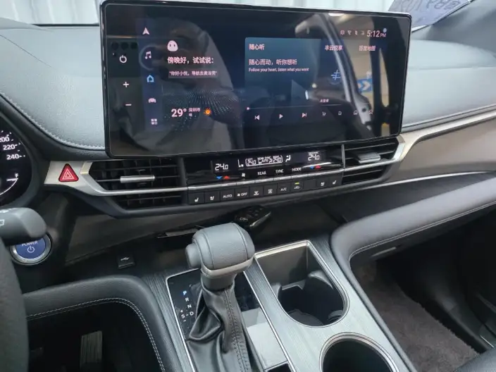 Toyota Sienna 2023 Model Hybrid 2.5L Premium Edition – фото 8