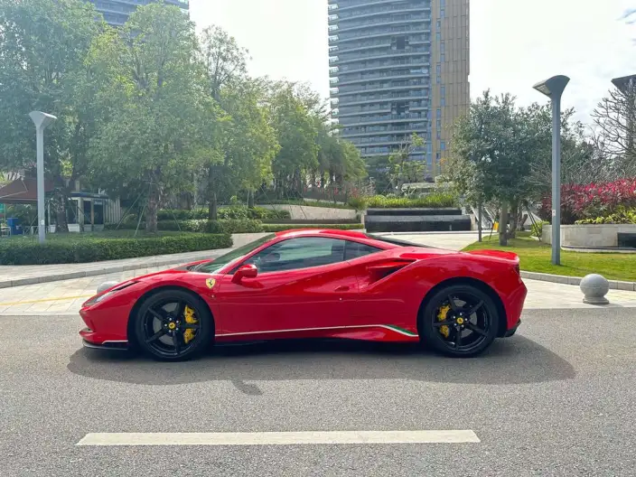 Ferrari F8 2019 Model Tributo 3.9T V8