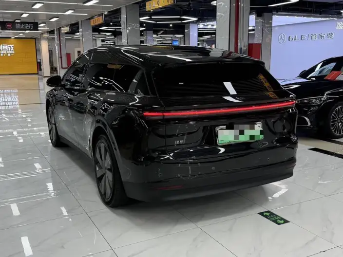 Li Auto i6 2025 Model 4WD Standard Edition – фото 4