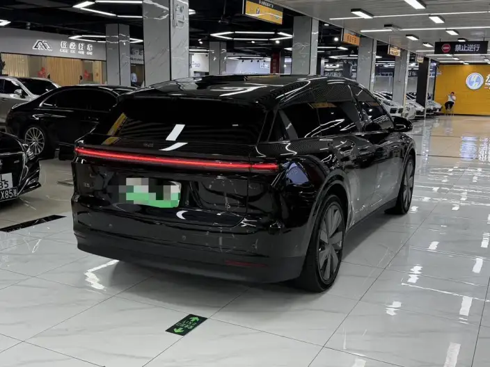 Li Auto i6 2025 Model 4WD Standard Edition – фото 6