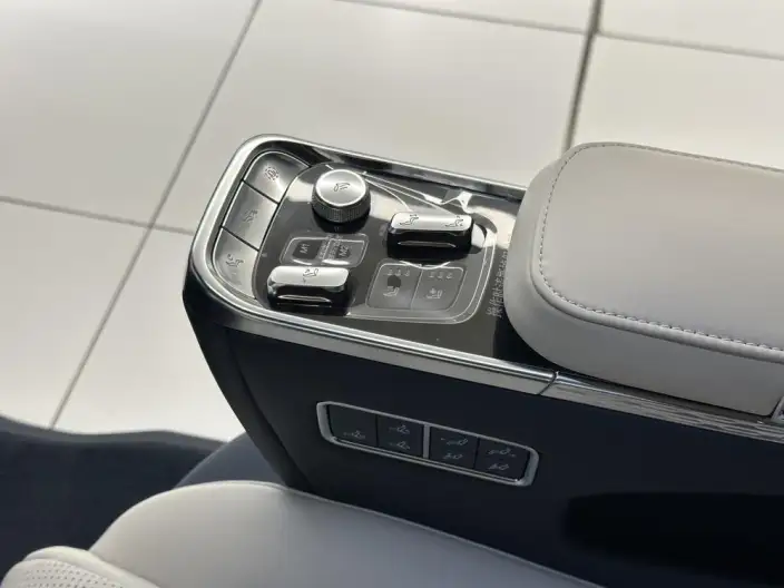 ZEEKR 009 2024 Model VI seat Executive Edition 4WD 108kWh – фото 8