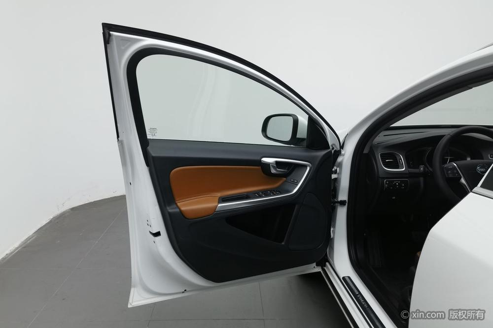 Volvo V60 2017 T5 Smart Elegance Edition National V – фото 21