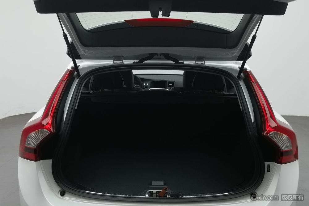 Volvo V60 2017 T5 Smart Elegance Edition National V – фото 23