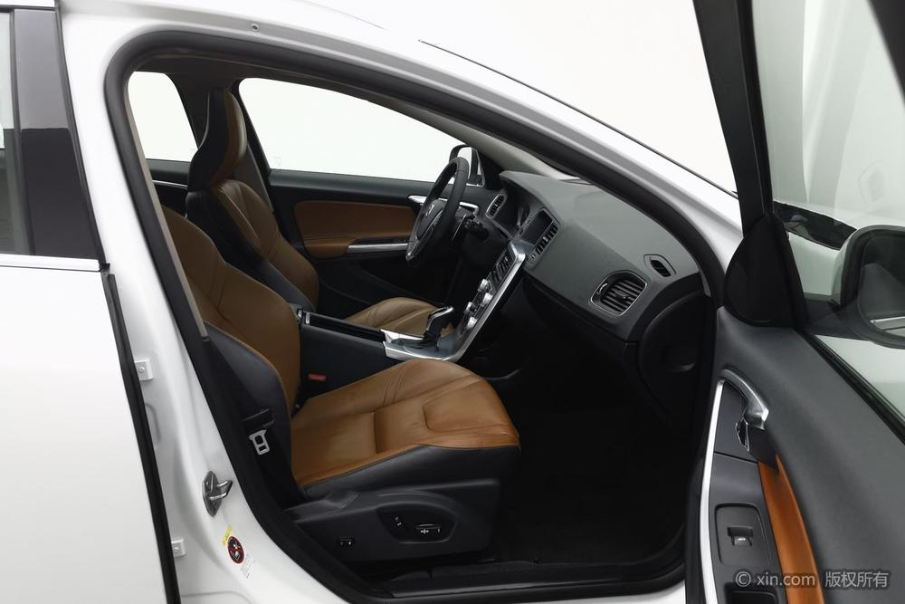 Volvo V60 2017 T5 Smart Elegance Edition National V – фото 24