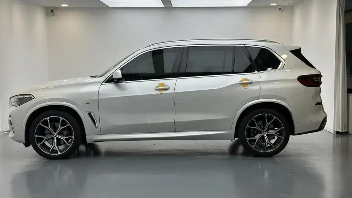 BMW X5 2022 Model xDrive 40Li M Sports Set – фото 4