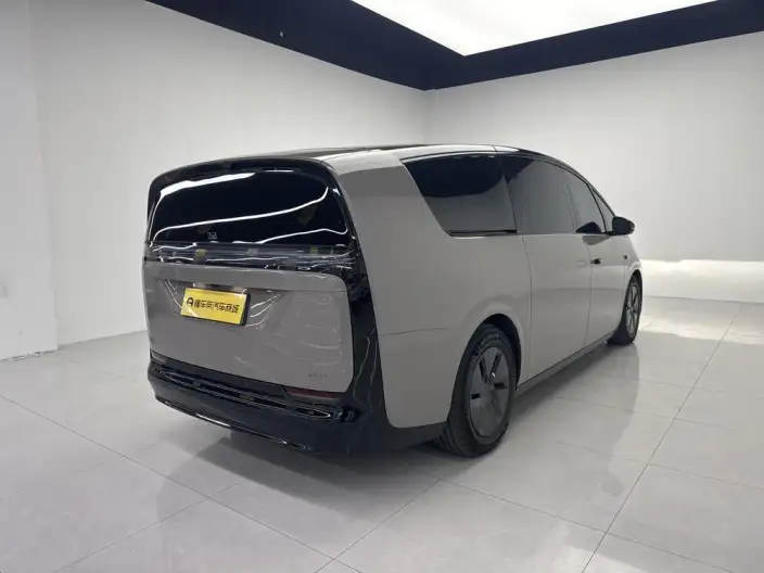Li Auto MEGA 2024 Model Ultra Edition – фото 7