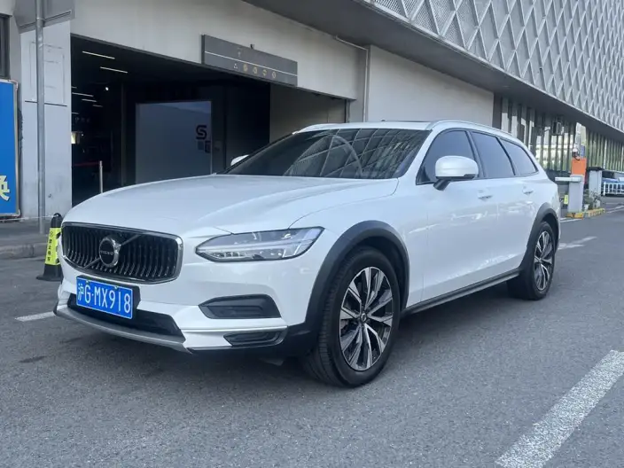 Volvo V90 2023 Model Cross Country B5 AWD Zhiyuan Edition