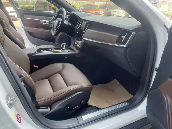Volvo V90 2023 Model Cross Country B5 AWD Zhiyuan Edition – фото 6