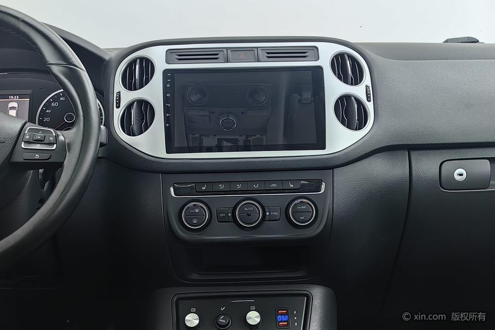 Volkswagen Tiguan 2013 1.8TSI Automatic 4WD Luxury – фото 12