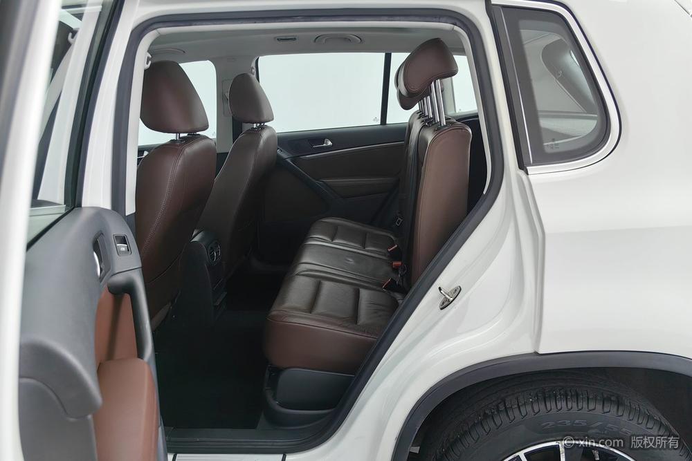 Volkswagen Tiguan 2013 1.8TSI Automatic 4WD Luxury – фото 18