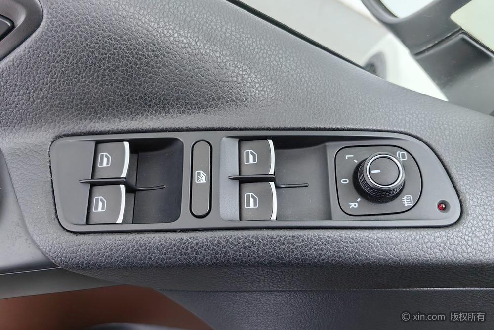 Volkswagen Tiguan 2013 1.8TSI Automatic 4WD Luxury – фото 21