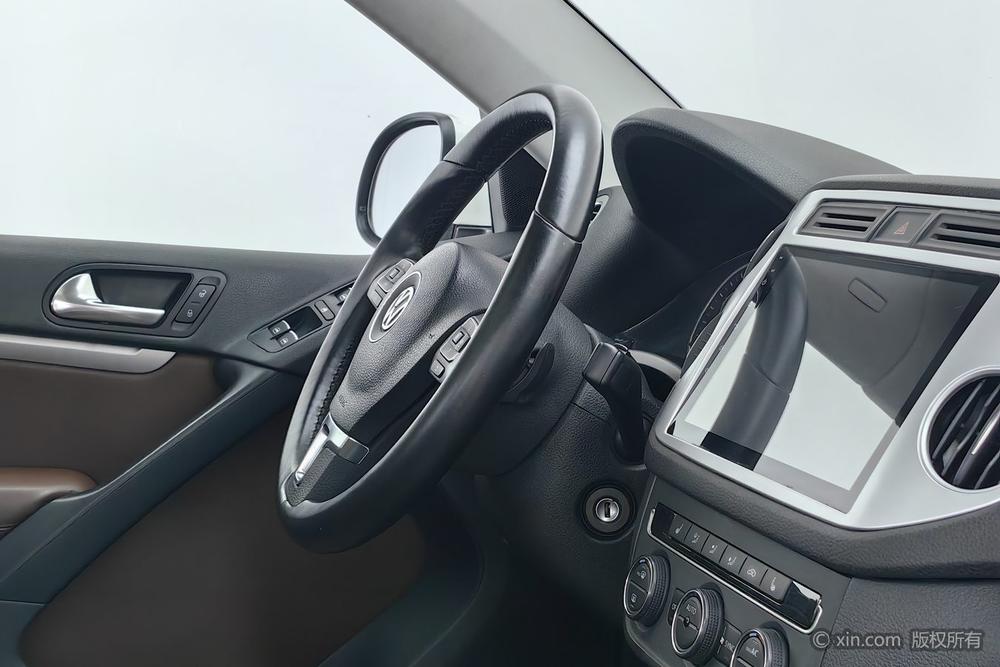 Volkswagen Tiguan 2013 1.8TSI Automatic 4WD Luxury – фото 23
