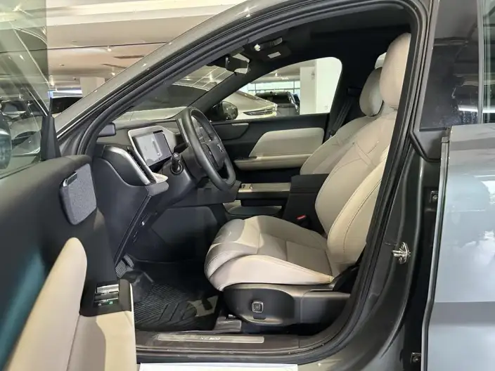 Volvo XC70 2026 Model 2WD Long Battery Life Pro Core – фото 9