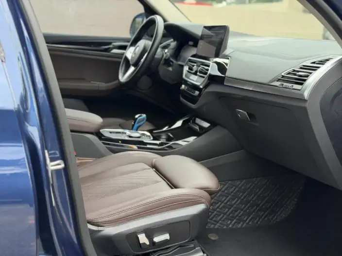 BMW iX3 2022 Model Leading Model – фото 7