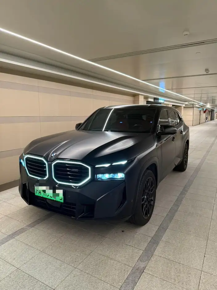 BMW XM 2023 Model 50e – фото 1