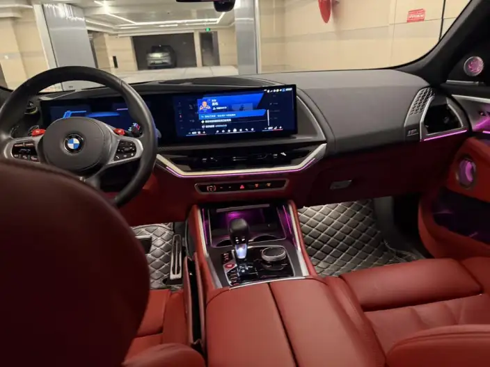 BMW XM 2023 Model 50e – фото 7