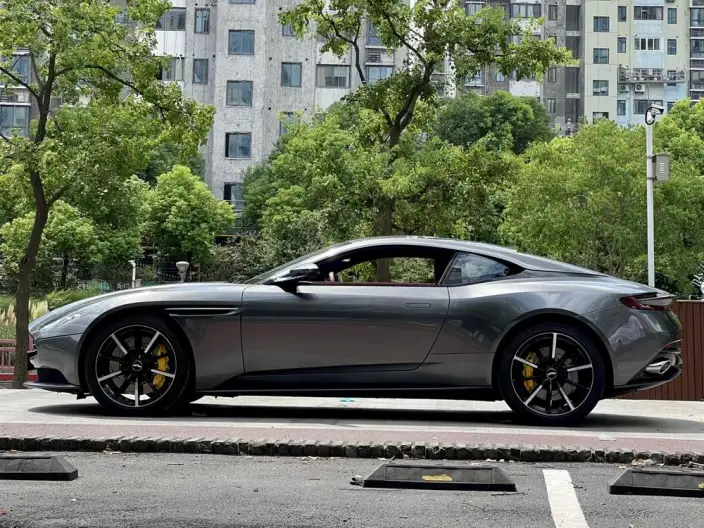Aston Martin DB11 2022 Model 4.0T V8 Coupe – фото 7