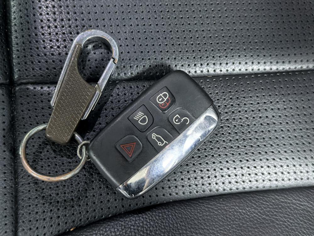 Land Rover Discovery 2017 3.0 V6 SE – фото 11