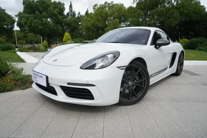 Porsche 718 2023 Model Cayman T – фото 1