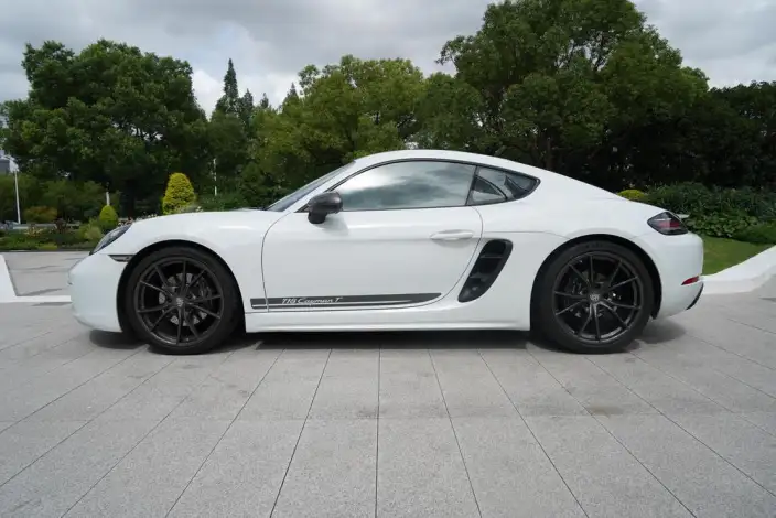 Porsche 718 2023 Model Cayman T – фото 4