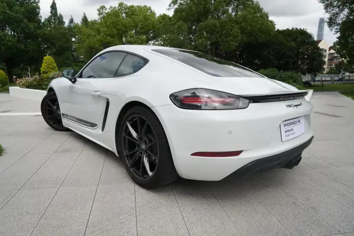 Porsche 718 2023 Model Cayman T – фото 5