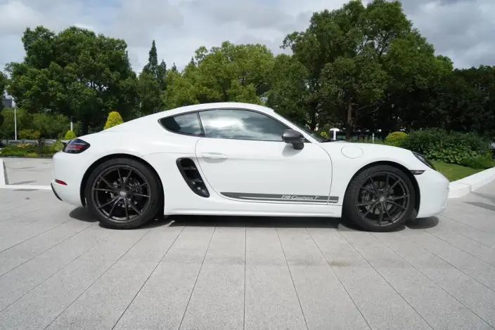 Porsche 718 2023 Model Cayman T – фото 8
