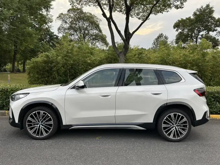 BMW X1 2025 Model xDrive25Li X Design Set – фото 3