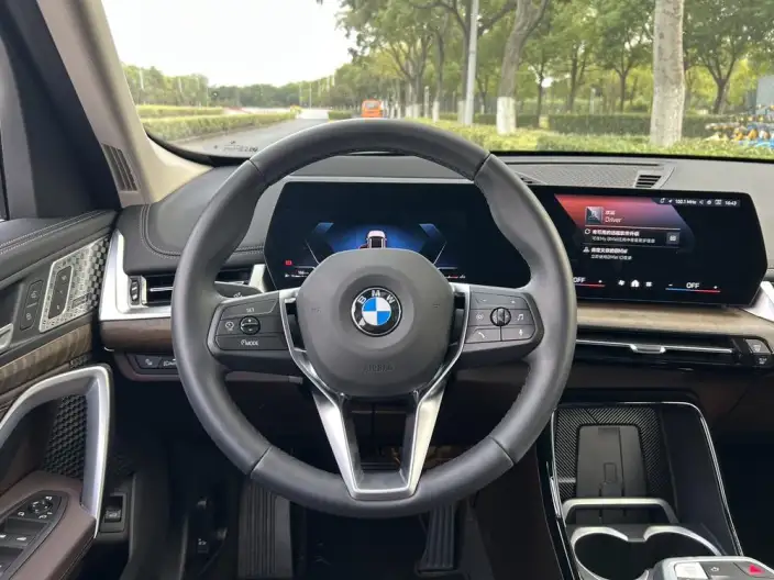 BMW X1 2025 Model xDrive25Li X Design Set – фото 9