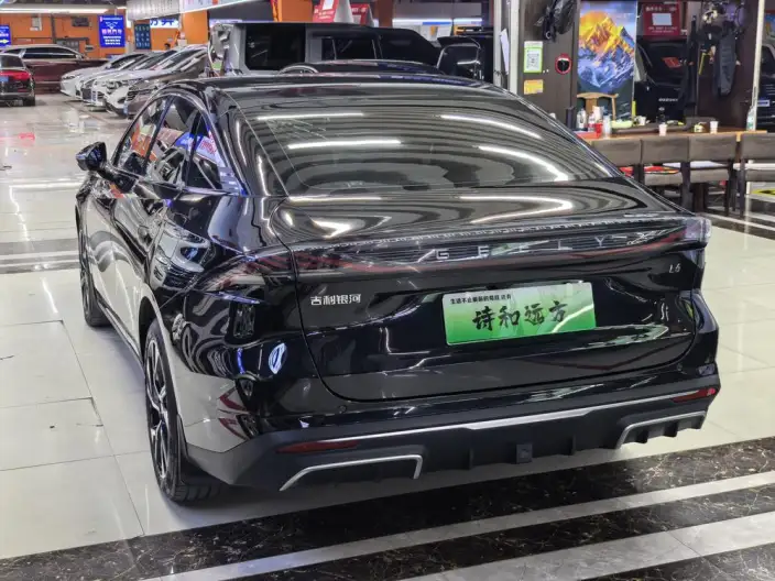 Geely Galaxy L6 2023 Model 1.5T DHT 125km Galaxy – фото 3